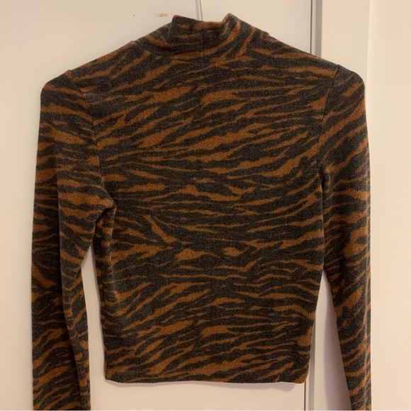 H&M Divided Turtleneck Sweater - Picture 5 of 6